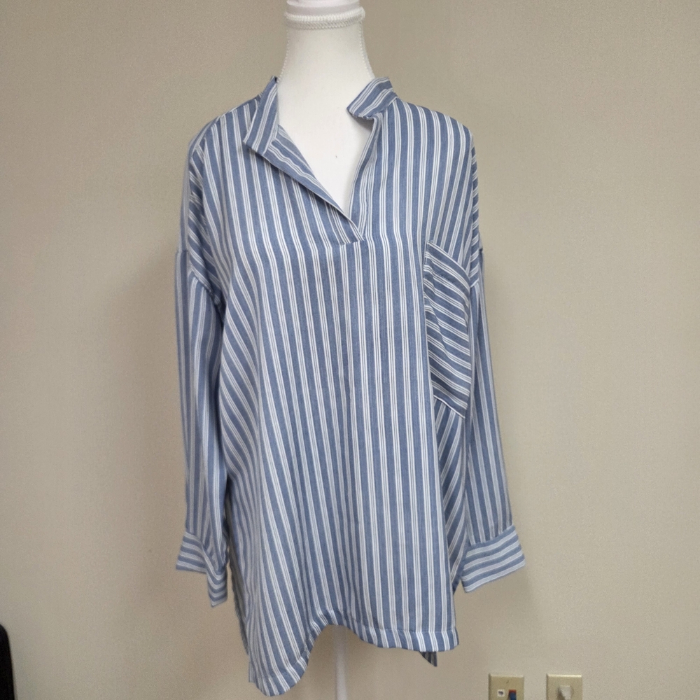 Lucy Love Blue White Striped‎ Oversized Tunic Blouse Medium High Low Hem V-Neck